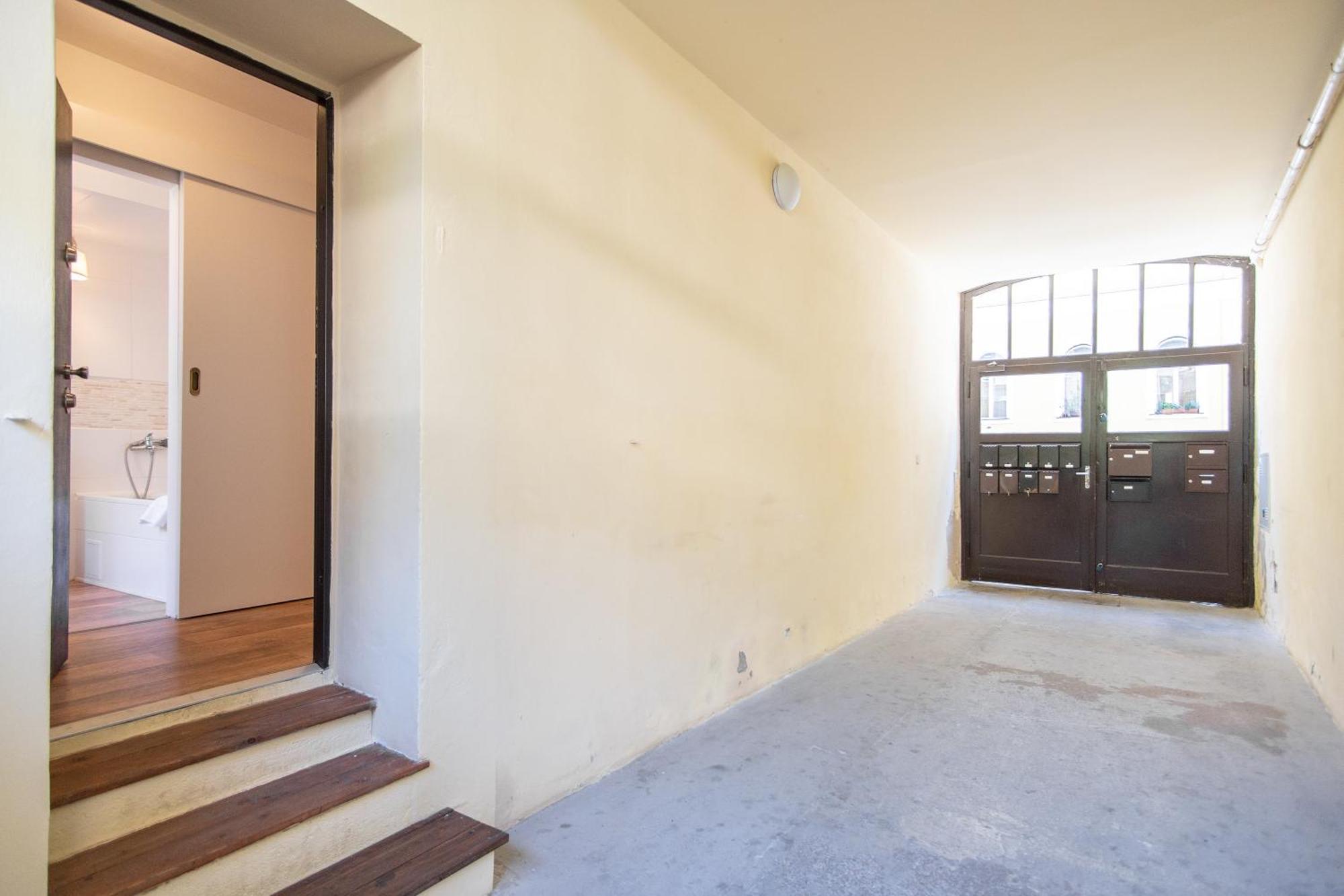 Nice Room With Double Bed In Zizkov - Shared Bathroom Прага Екстериор снимка